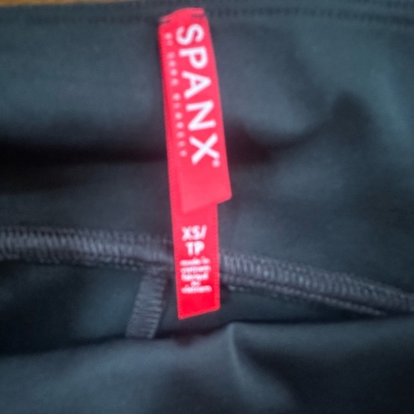 SPANX "Faux Leather Leggings"
Black Size XS New Without Tags! - Picture 9 of 9